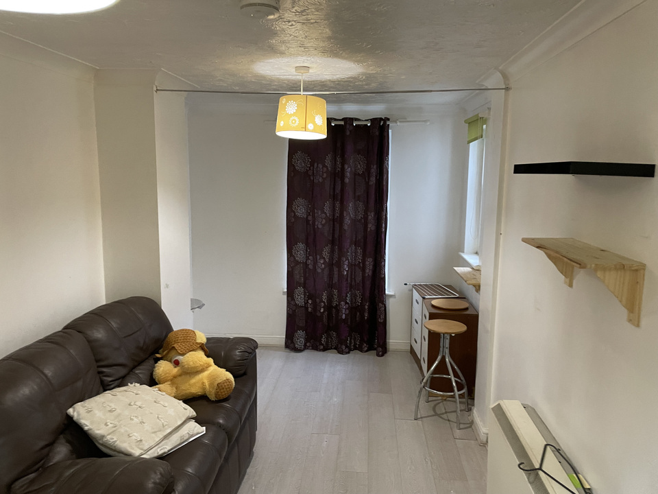 1 bed apartment to rent in South Quay, Great Yarmouth 1