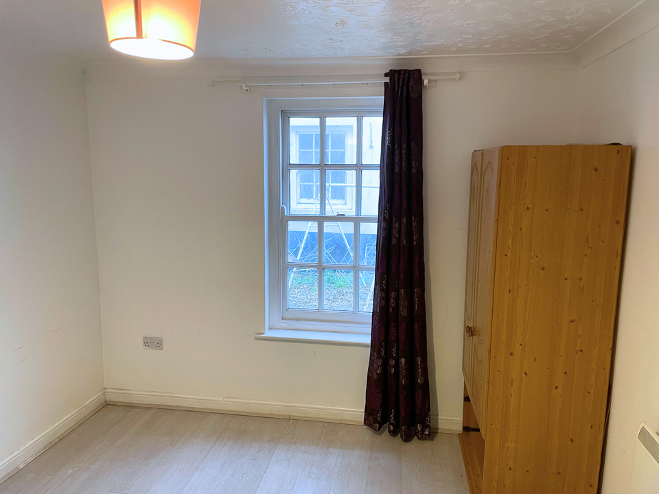 1 bed apartment to rent in South Quay, Great Yarmouth 4