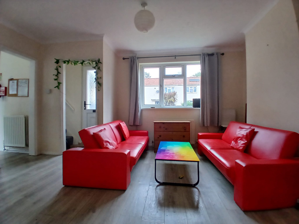 Semi-detached house to rent in Beverley Close, Norwich 2