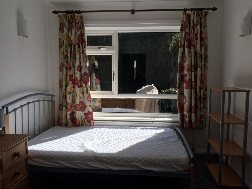 4 bed semi-detached house to rent in Norvic Drive, Norwich 8