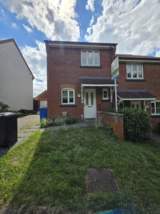 2 bed semi-detached house to rent in Tolye Road, Norwich, NR5 