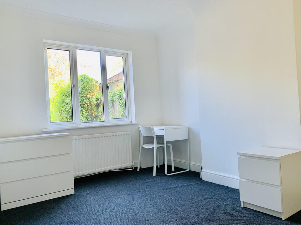 5 bed semi-detached house to rent in Earlham Green Lane, Norwich 5