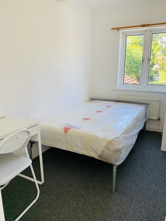 5 bed semi-detached house to rent in Earlham Green Lane, Norwich 7