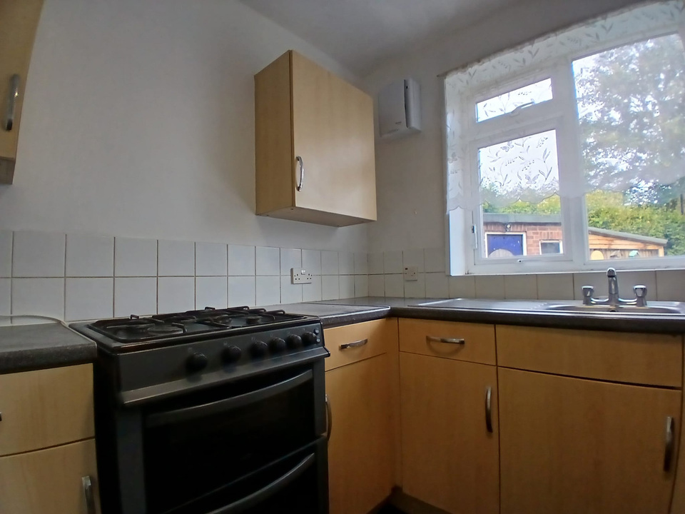 2 bed apartment for sale in Rider Haggard Road, Norwich  - Property Image 6