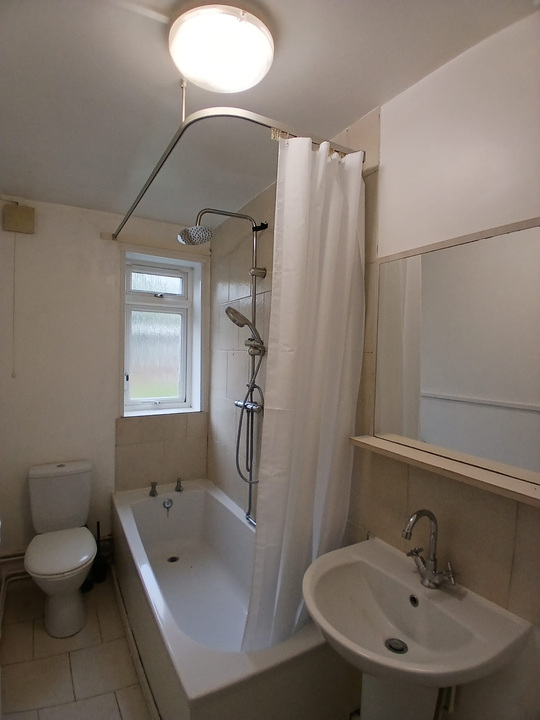 2 bed apartment for sale in Rider Haggard Road, Norwich  - Property Image 7