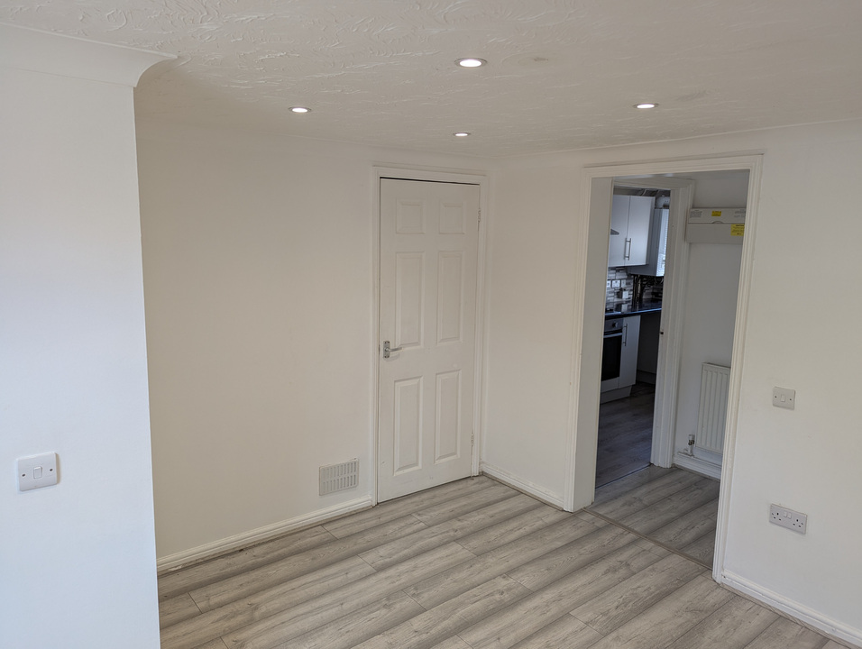 2 bed terraced house to rent in Albion Road, Great Yarmouth  - Property Image 2
