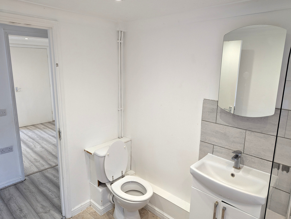 2 bed terraced house to rent in Albion Road, Great Yarmouth  - Property Image 6