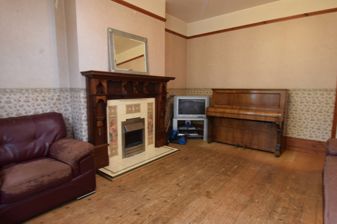 5 bed terraced house to rent in Earlham Road, Norwich  - Property Image 2