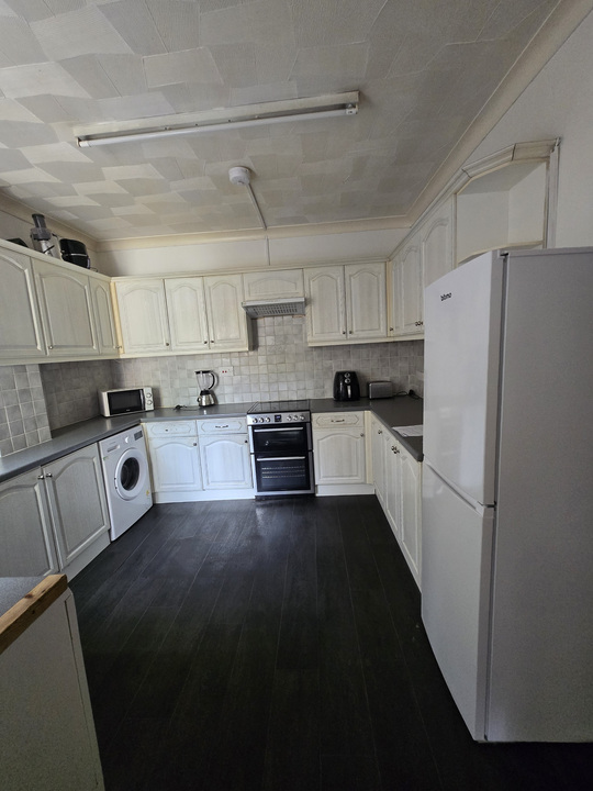 5 bed terraced house to rent in Earlham Road, Norwich 2