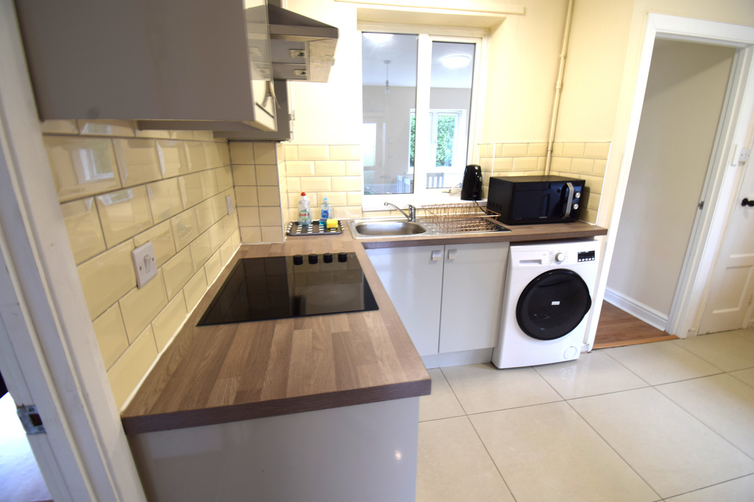 5 bed semi-detached house to rent, Norwich 2