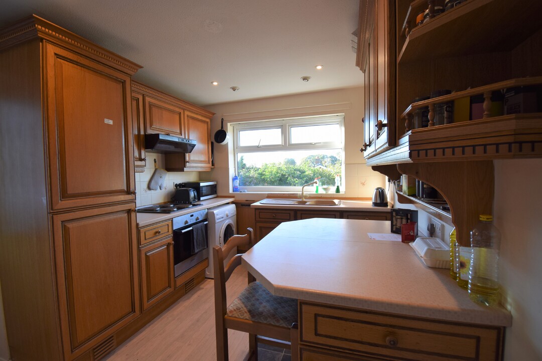 4 bed semi-detached bungalow to rent in Bek Close, Norwich  - Property Image 7