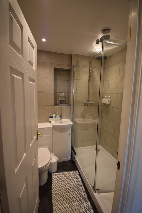 4 bed semi-detached bungalow to rent in Bek Close, Norwich  - Property Image 9