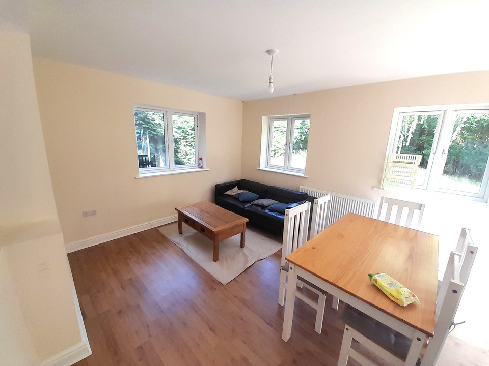 5 bed semi-detached house for sale in Brereton Close, Norwich 1