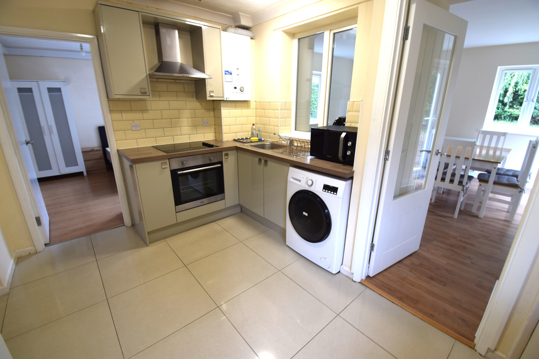 5 bed semi-detached house for sale in Brereton Close, Norwich 4