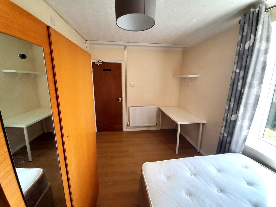 5 bed semi-detached house for sale in Brereton Close, Norwich 6