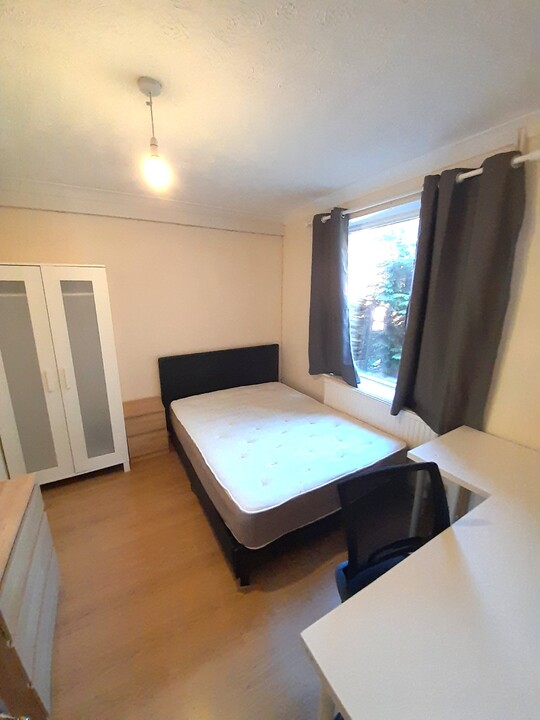 5 bed semi-detached house for sale in Brereton Close, Norwich 8