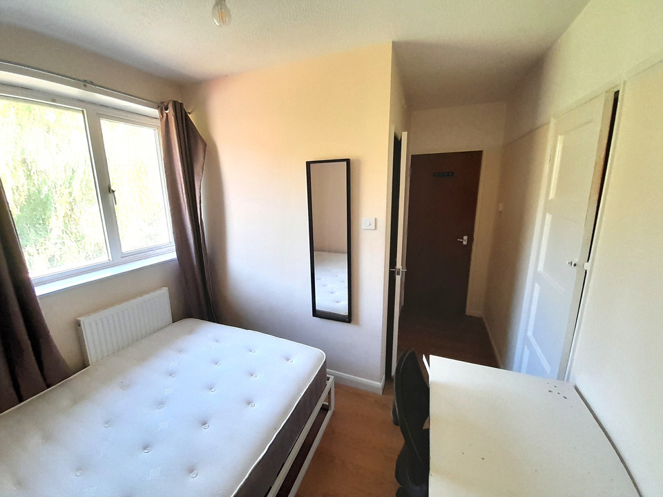 5 bed semi-detached house for sale in Brereton Close, Norwich 13