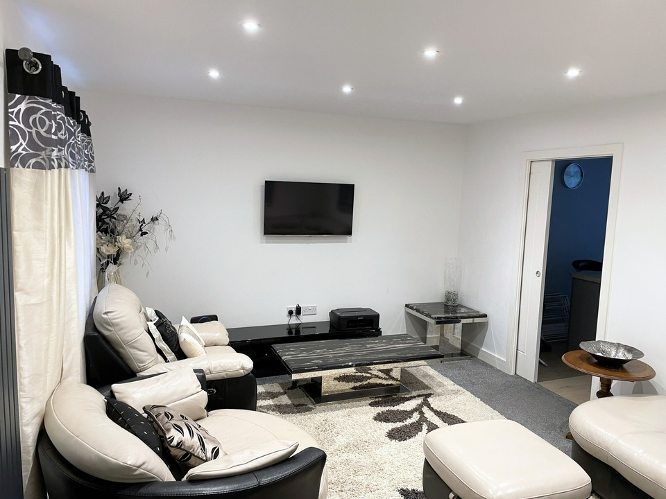 3 bed semi-detached house to rent in Potters Drive, Great Yarmouth, NR31