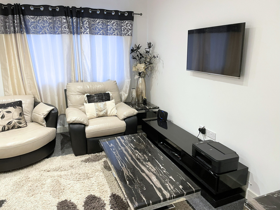 3 bed semi-detached house to rent in Potters Drive, Great Yarmouth  - Property Image 3