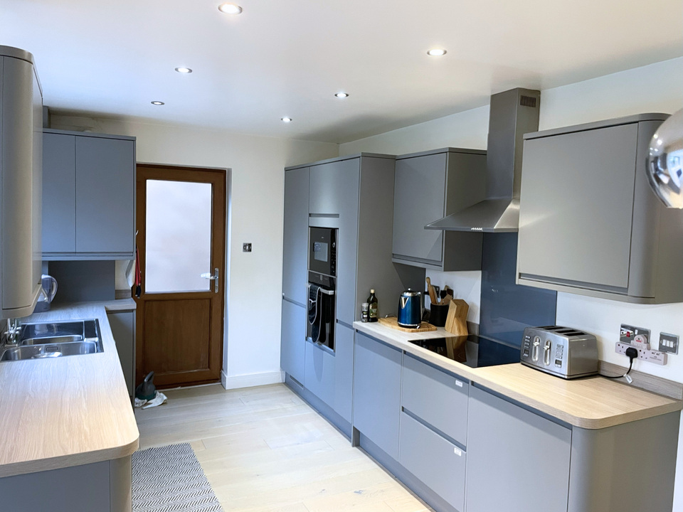 3 bed semi-detached house to rent in Potters Drive, Great Yarmouth 3