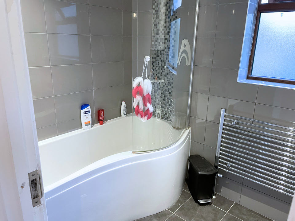 3 bed semi-detached house to rent in Potters Drive, Great Yarmouth  - Property Image 8