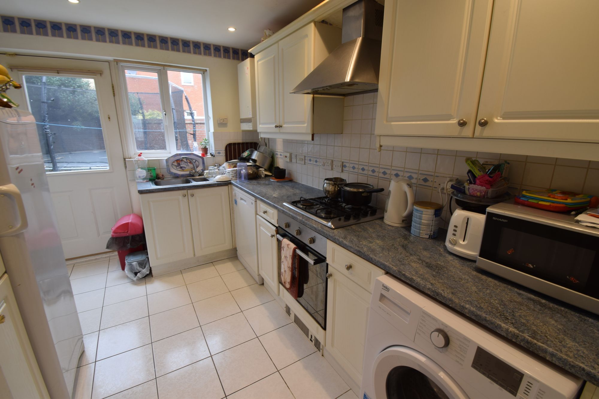 3 bed detached house to rent in Thistle Close, Norwich  - Property Image 2