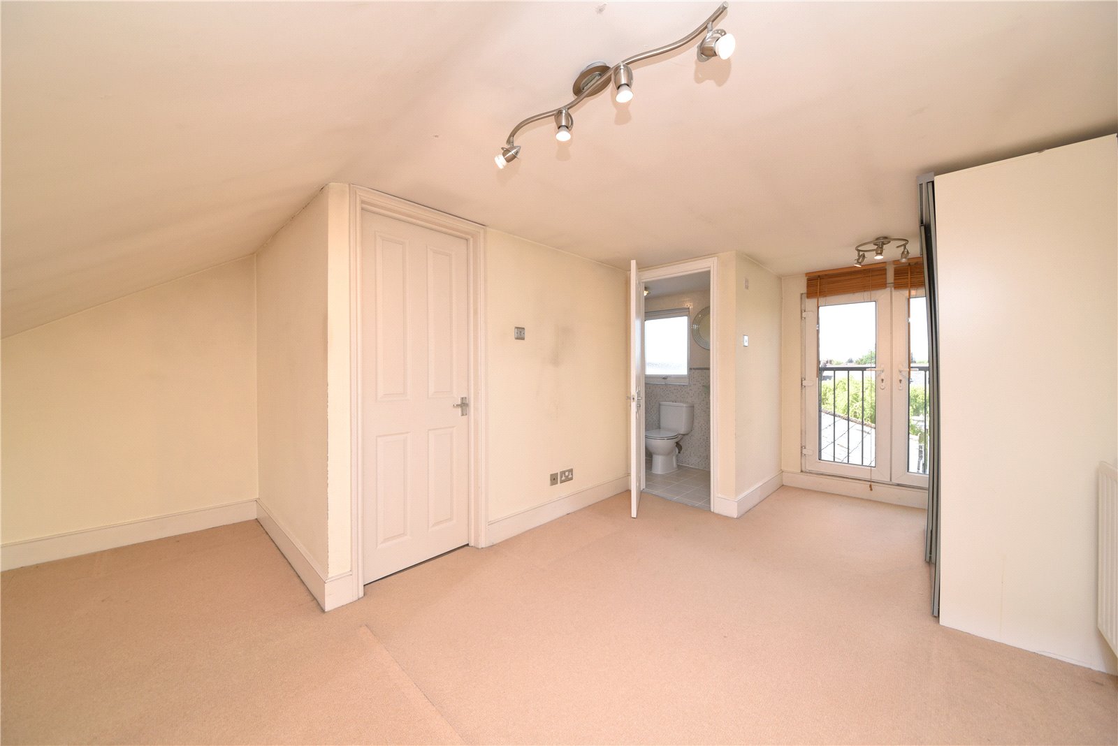 4 bed semi-detached house for sale in Clifton Road, Finchley 7