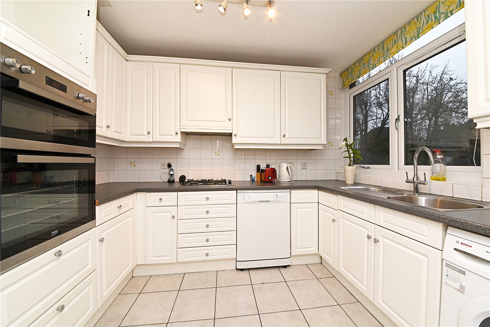 2 bed apartment for sale in Westchester Drive, Hendon 1