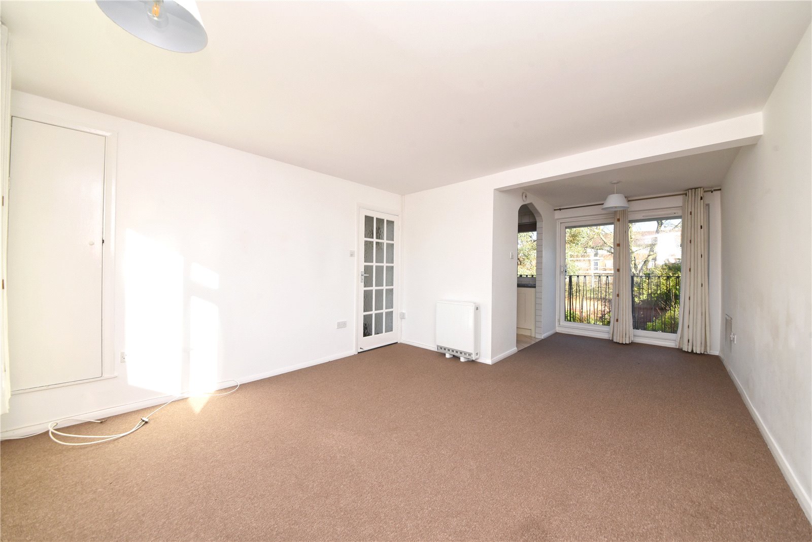 2 bed maisonette for sale in Bramley Close, Oakwood 4