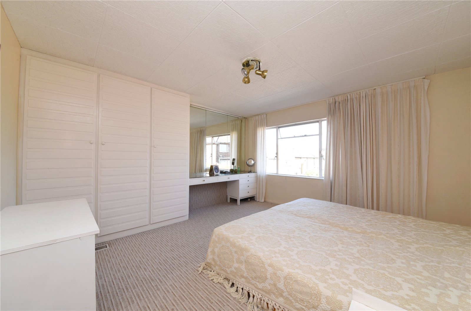 3 bed semi-detached house for sale in Howcroft Crescent, West Finchley 4