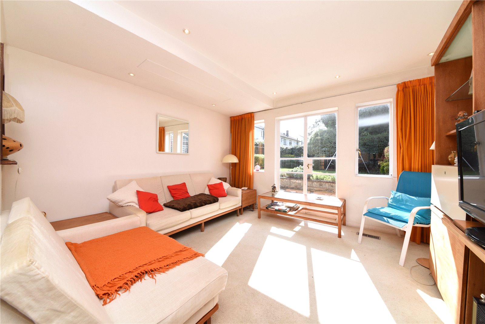 3 bed semi-detached house for sale in Howcroft Crescent, West Finchley 7