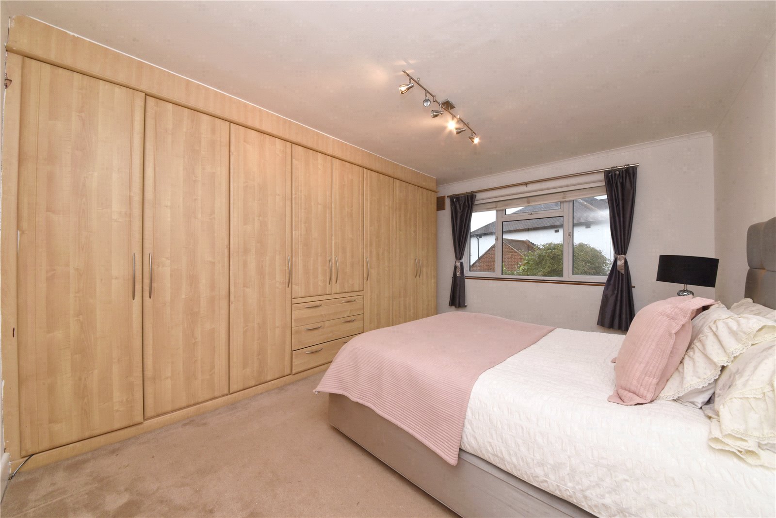 3 bed semi-detached house for sale in Raydean Road, High Barnet 3