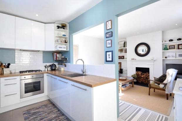 2 bed apartment for sale in Hornsey Lane Gardens, Highgate 1