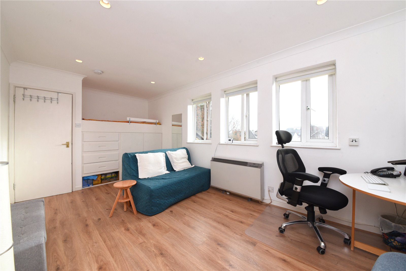 Apartment for sale in Glyn Avenue, New Barnet 2