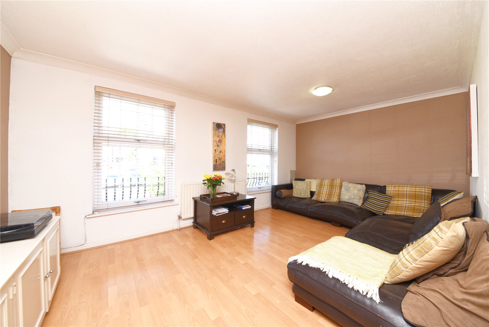 4 bed terraced house for sale in York Road, New Barnet 3