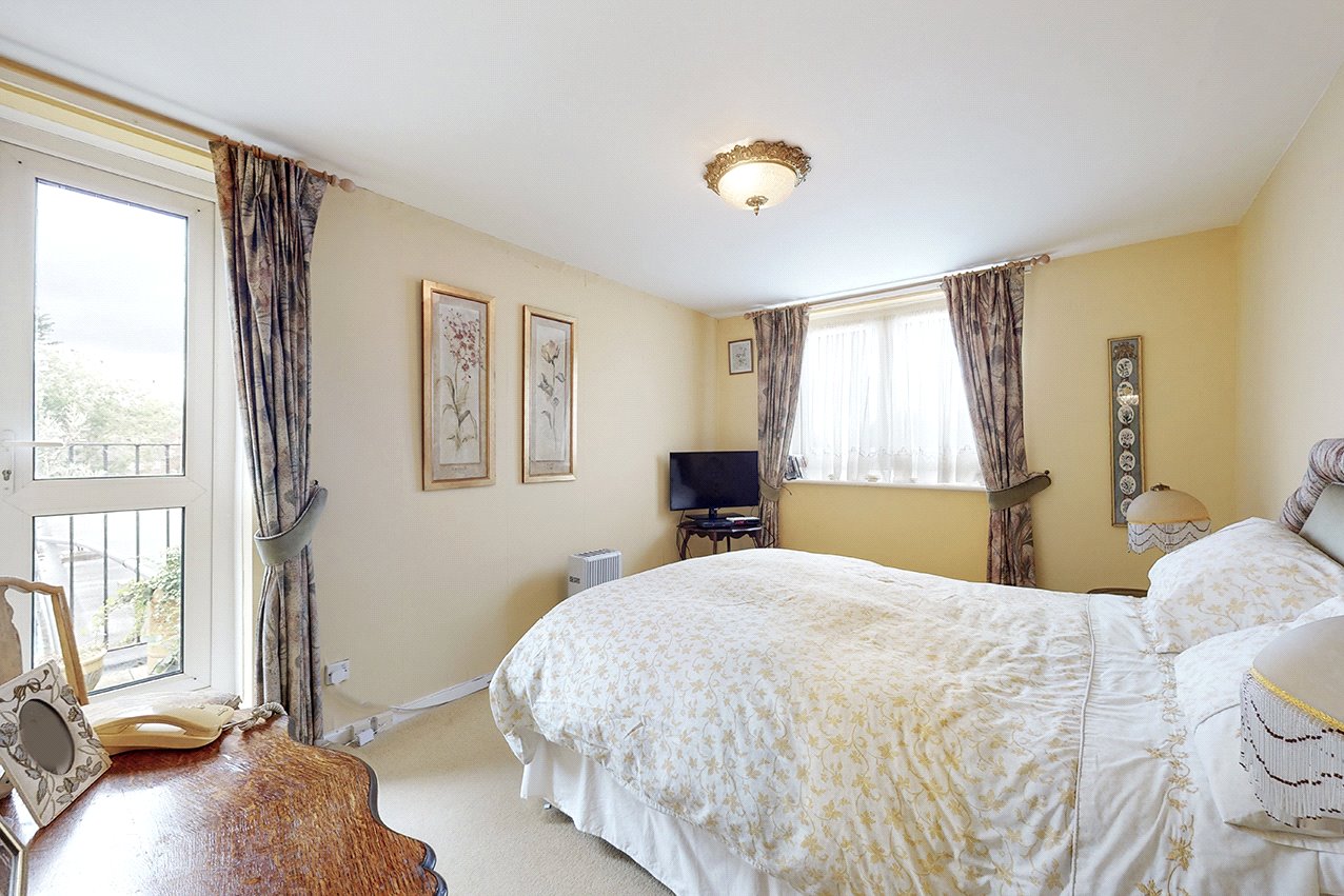 4 bed duplex for sale in Rusper Close, Stanmore 3