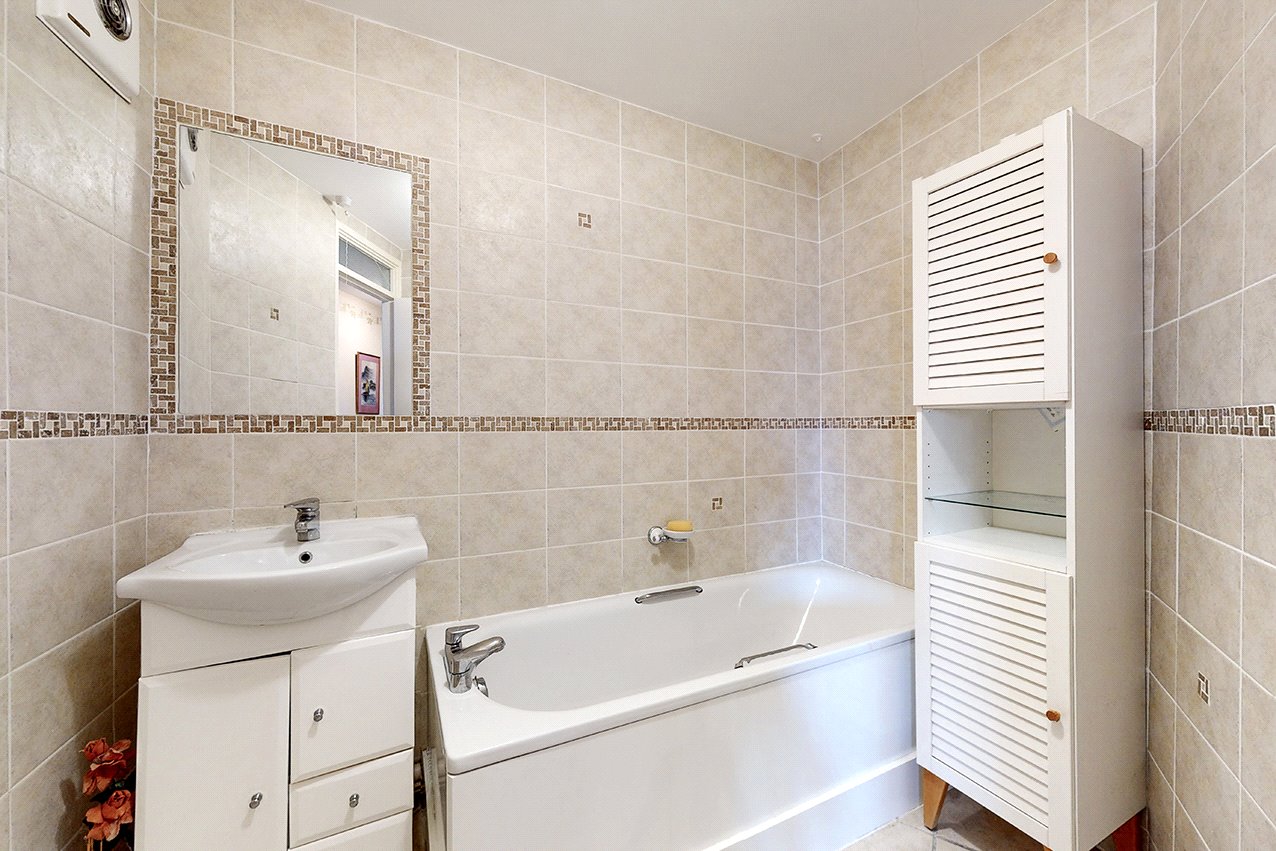 4 bed duplex for sale in Rusper Close, Stanmore 6