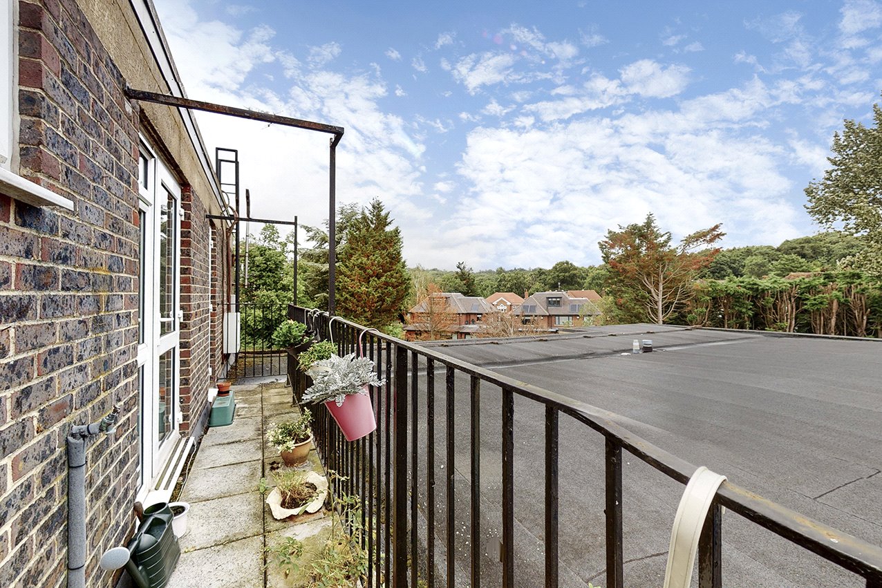 4 bed duplex for sale in Rusper Close, Stanmore 15
