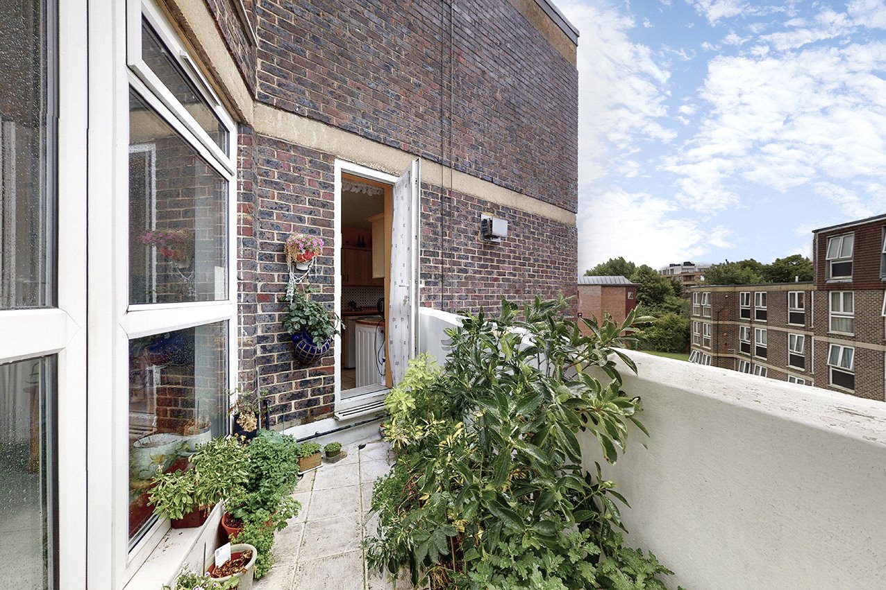 4 bed duplex for sale in Rusper Close, Stanmore 10