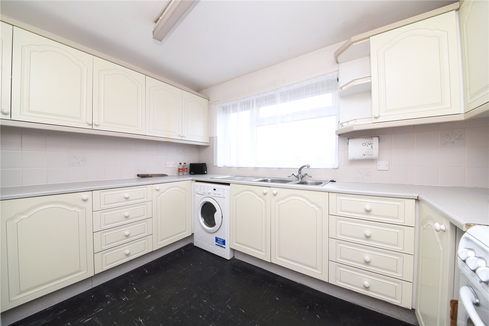 2 bed apartment for sale in Chase Side (Nursey Road), Southgate 4