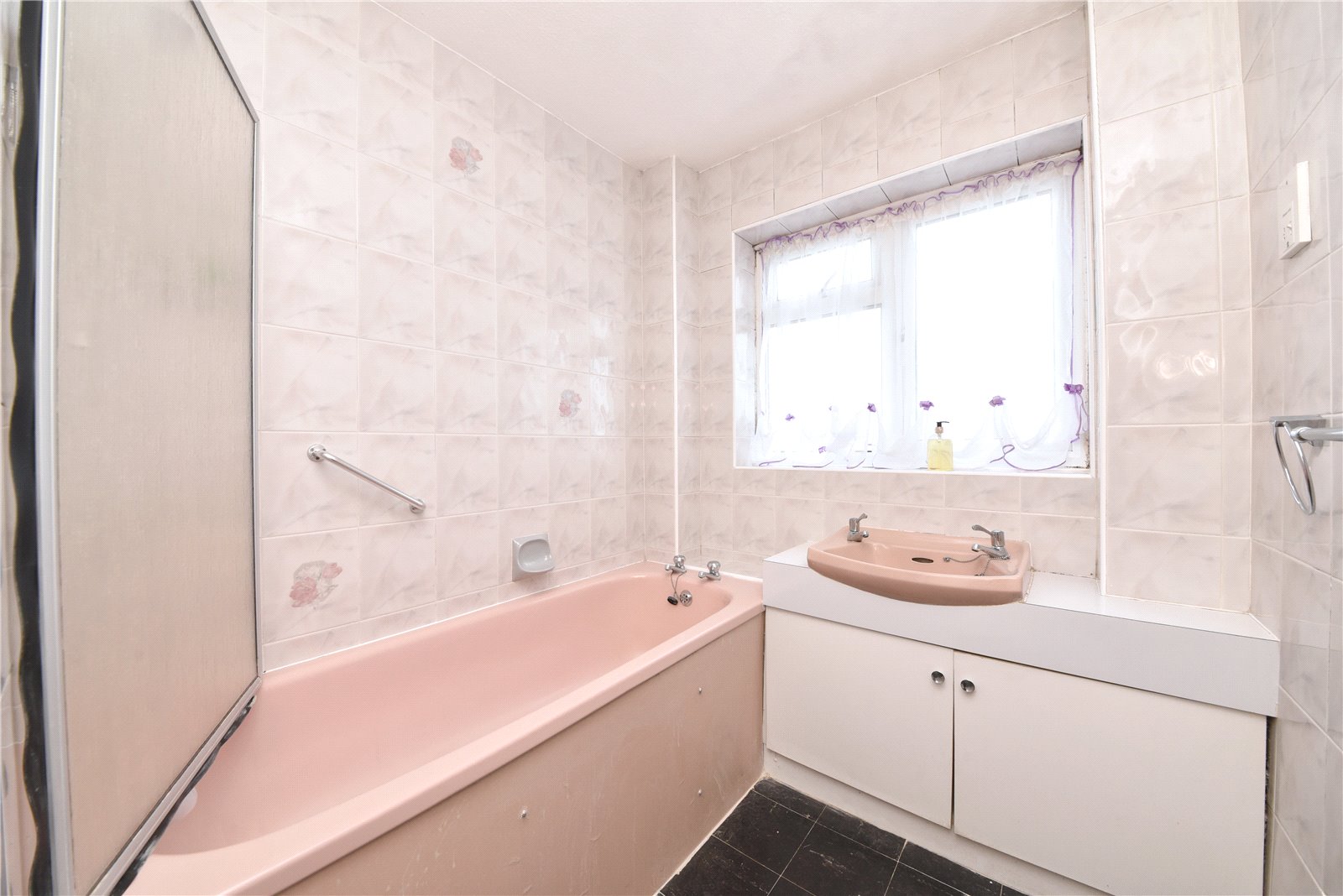 2 bed apartment for sale in Chase Side (Nursey Road), Southgate 3