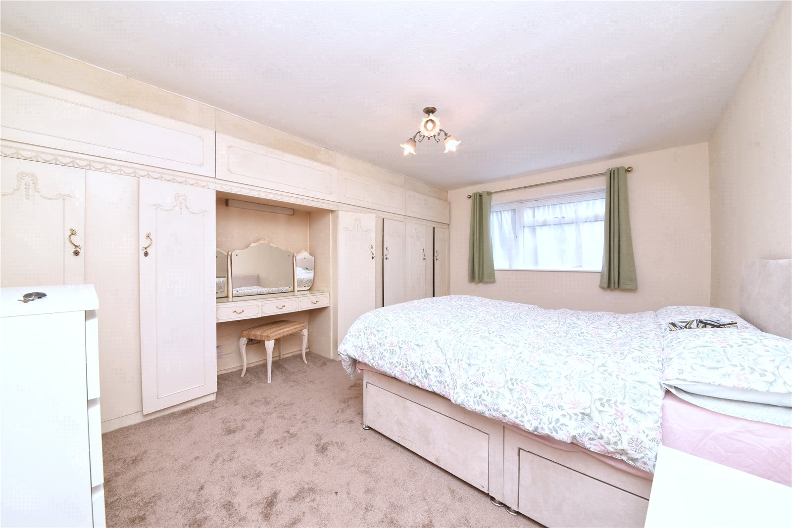 2 bed apartment for sale in Chase Side (Nursey Road), Southgate 2