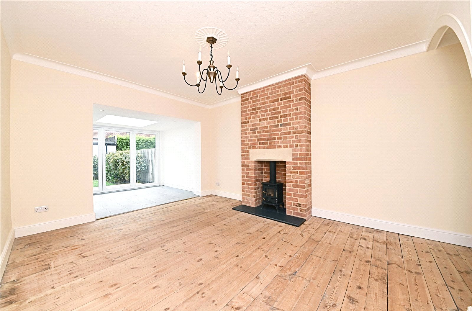 3 bed semi-detached house for sale in Cowper Road, Southgate 3