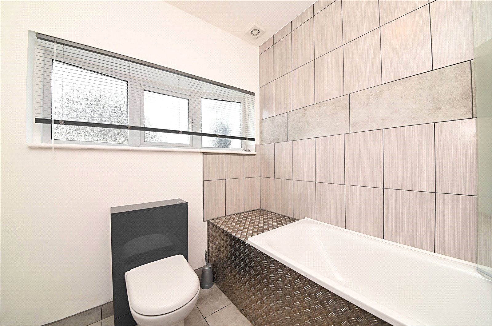 3 bed semi-detached house for sale in Cowper Road, Southgate 6