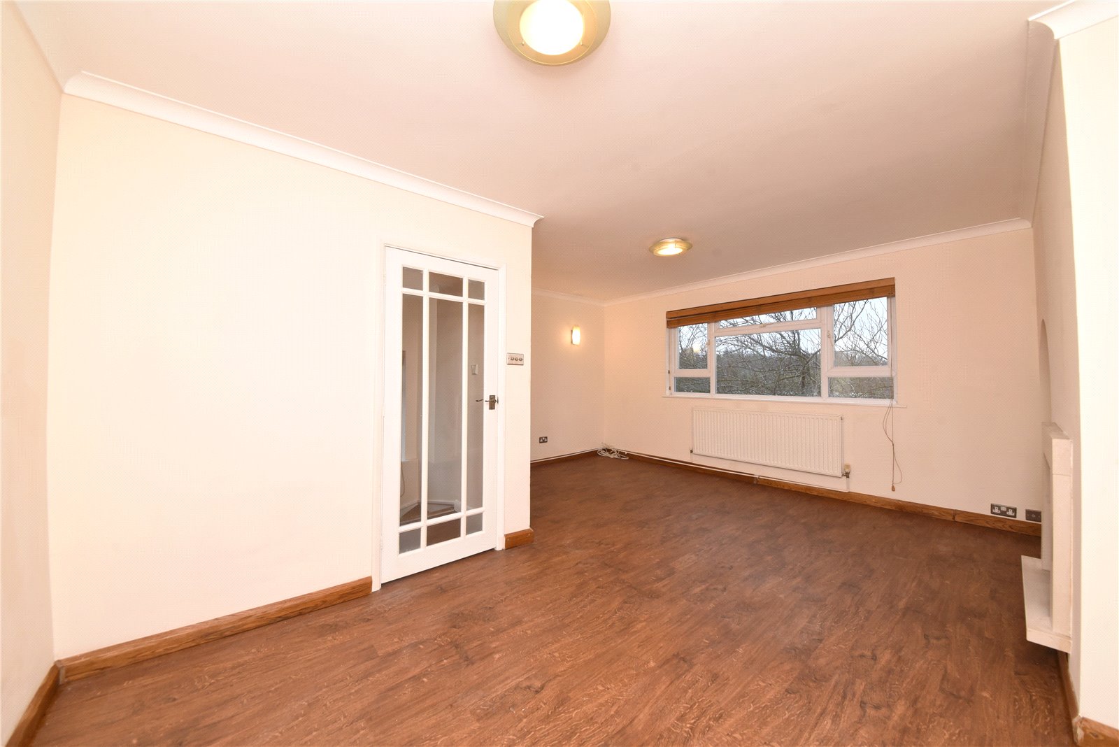 2 bed ground floor maisonette to rent in High Street, Bushey 5