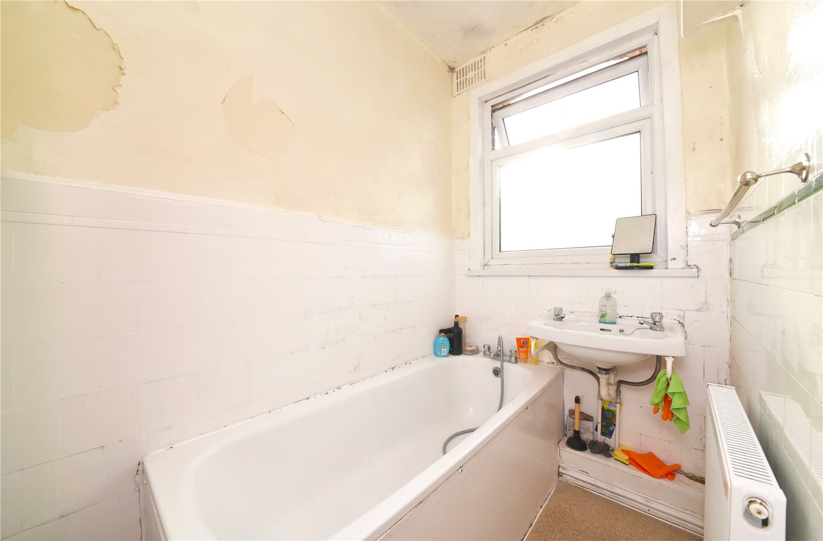 3 bed terraced house for sale in Winchmore Hill 5