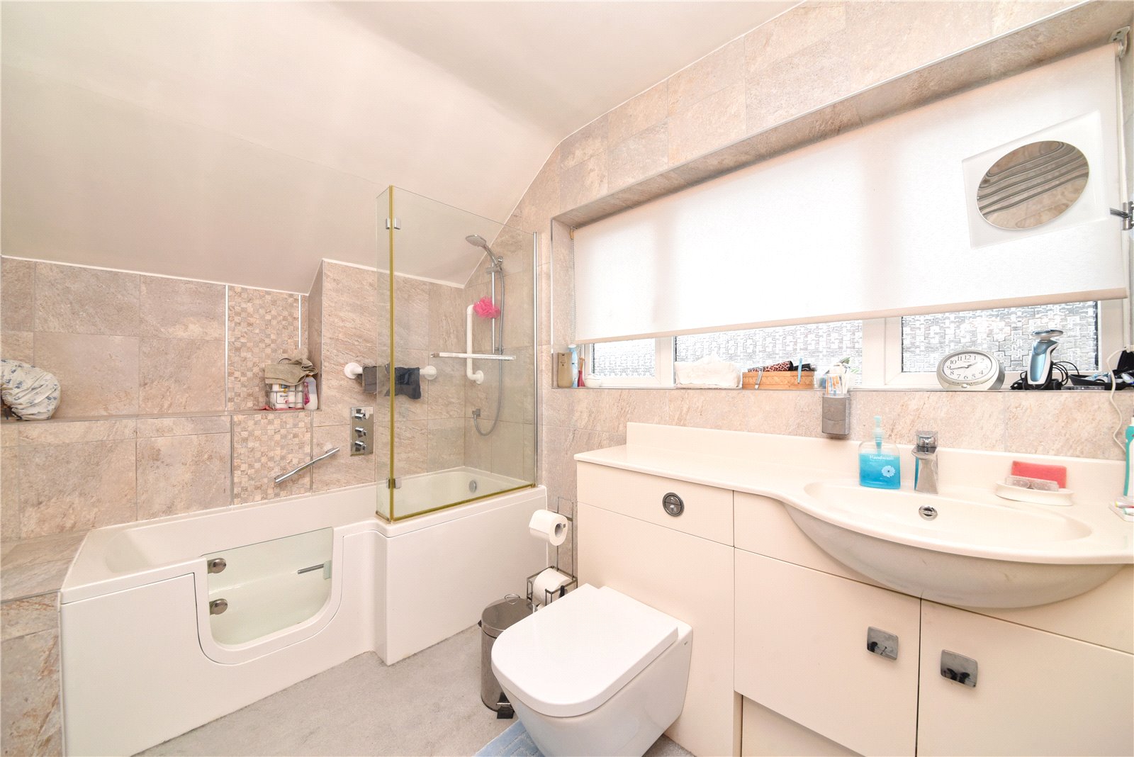 4 bed semi-detached house for sale in Arnos Grove 3