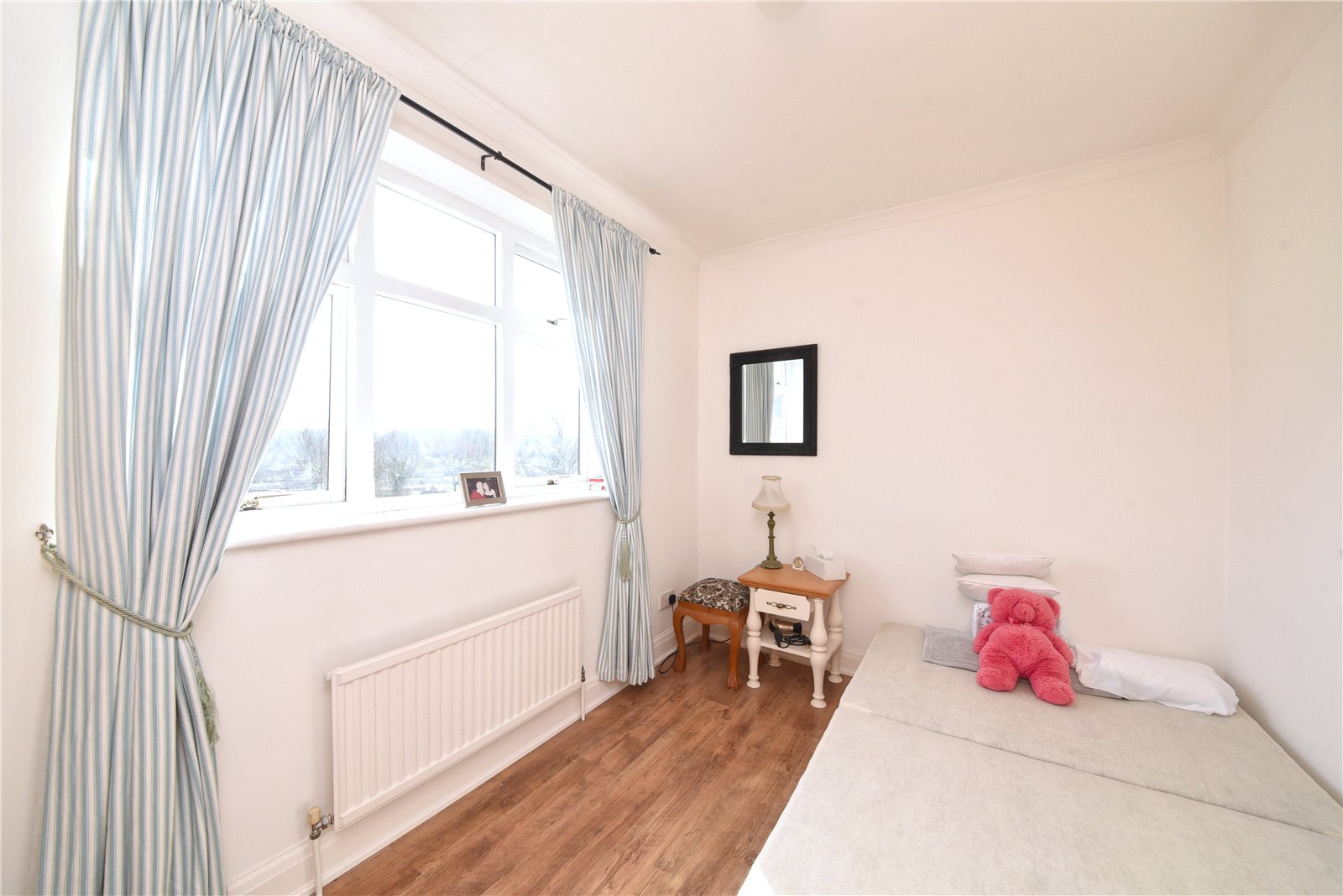 5 bed semi-detached house for sale in Uplands Road, East Barnet 10