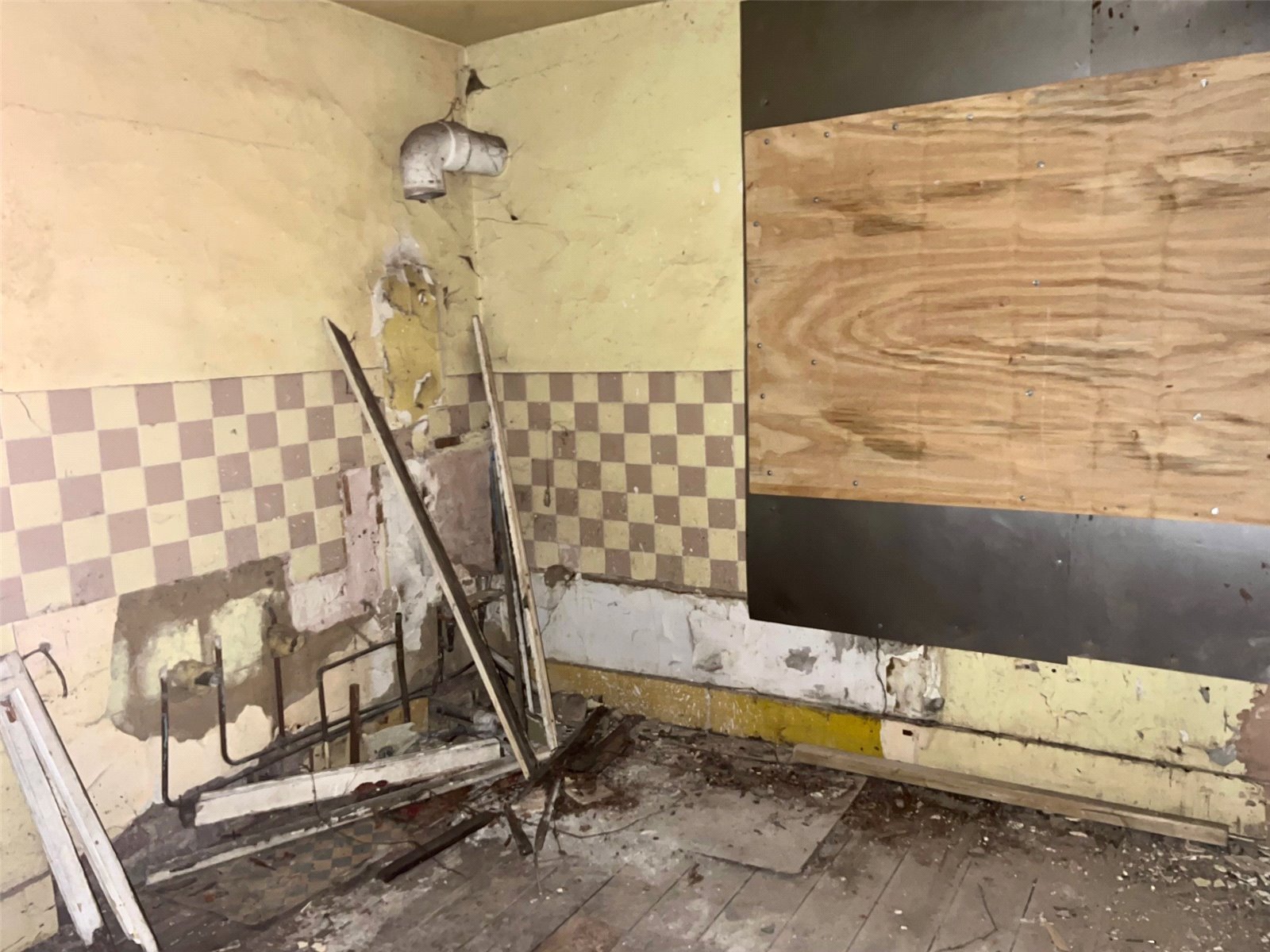 2 bed terraced house for sale in Ashford Road, East Ham 1