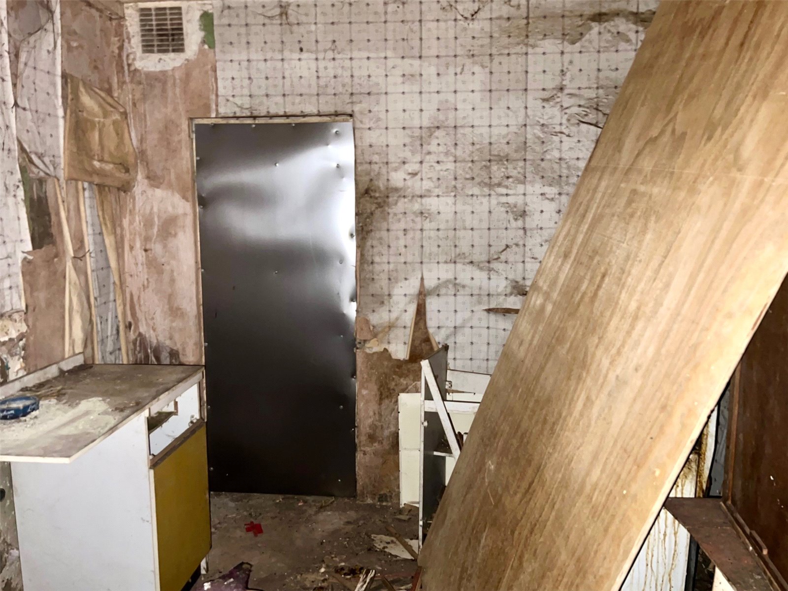 2 bed terraced house for sale in Ashford Road, East Ham 5